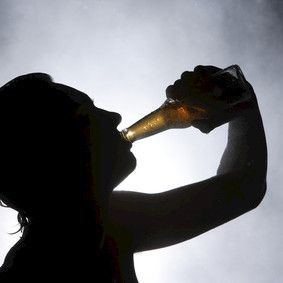 Alkoholin hinnanlasku vaikuttaa erityisesti huono-osaisiin
