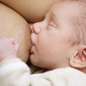 Äidinmaidon sokerit suojaavat vauvan suolistoa