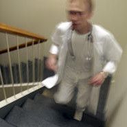 TYKS tarttui erikoislääkäritilanteeseen