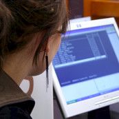 Kuusisataa varmennekorttia jakelussa apteekkaripäivillä