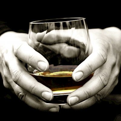 Alkoholi maistuu kaksi kertaa viikossa