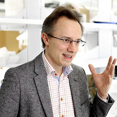 Yksilöllisempää hoitoa, yhteisöllisempää lääketiedettä