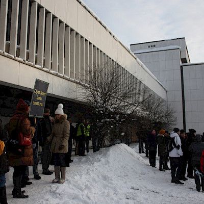 Lääkisläiset järjestivät mielenilmauksen opetuksen laadun puolesta