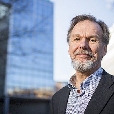 Alumni avartaa ympyröitä