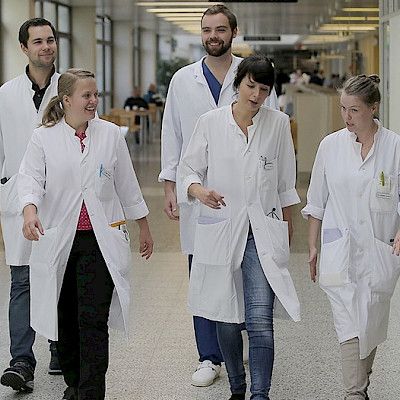 Lääkäriopinnot uudistuvat opiskelijamäärän kasvaessa