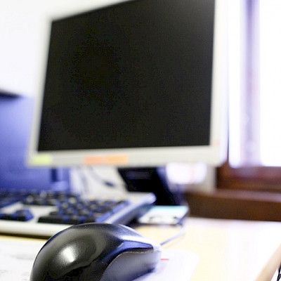 Apotin  taustajoukoista löytyy kymmeniä lääkäreitä