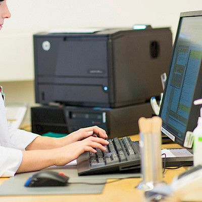 HUS ja Helsingin lääketieteellinen satsaavat tutkijakoulutukseen